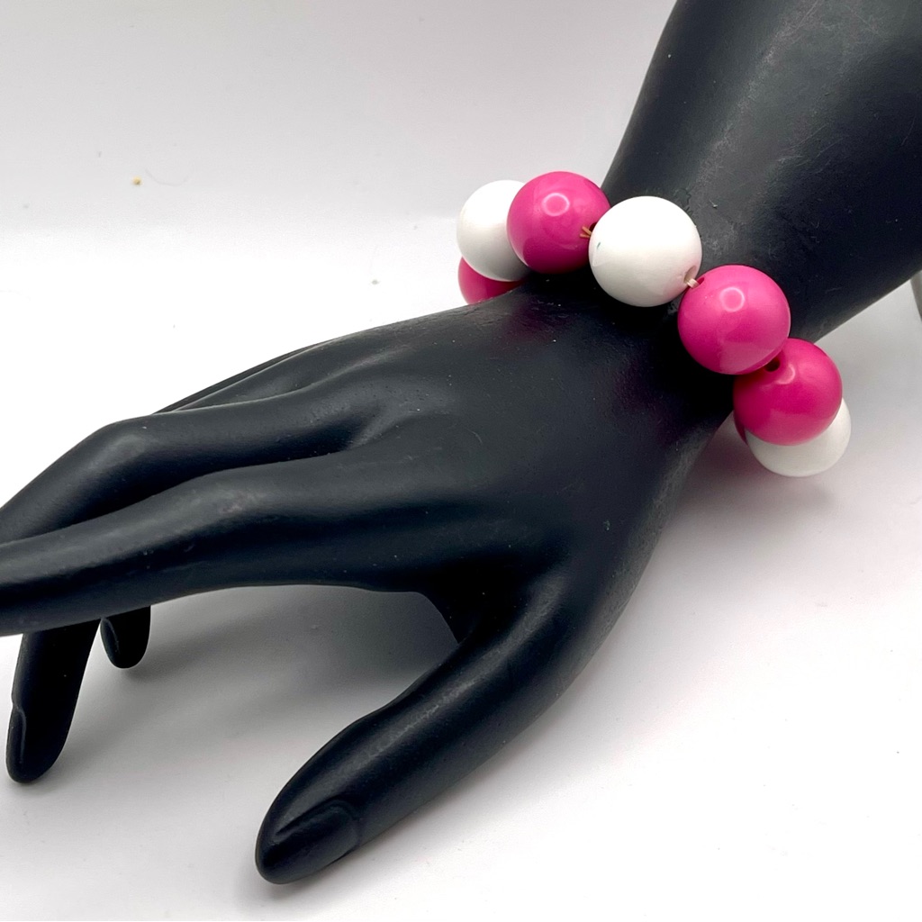 Fun Bright Pink And White Bubblegum Bead Stretch Bracelet Osfm Great For Summer
